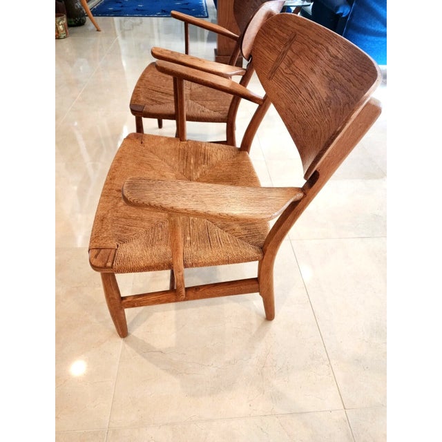 1950s Vintage Hans Wegner Ch22 Carl Hansen & Son Oak Lounge Easy Chairs MCM - A Pair For Sale - Image 5 of 10