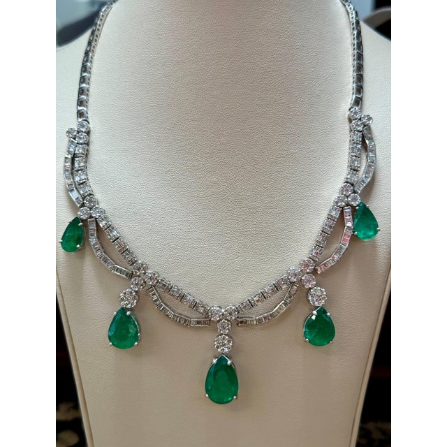 Emerald 45 Ct Zambian Emerald and 12 Ct Diamond Necklace and Earring Bridal Suite For Sale - Image 8 of 8