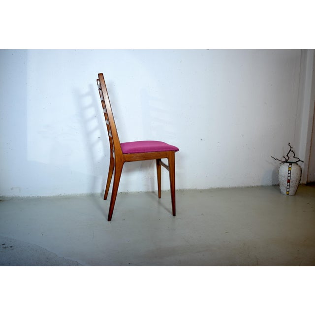 This is a classic chair from Benze Furniture. Benze Furniture was formerly one of Germany's leading chair manufacturers....