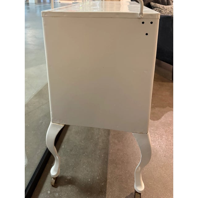 1920s Steel Medical Cabinet For Sale - Image 4 of 5