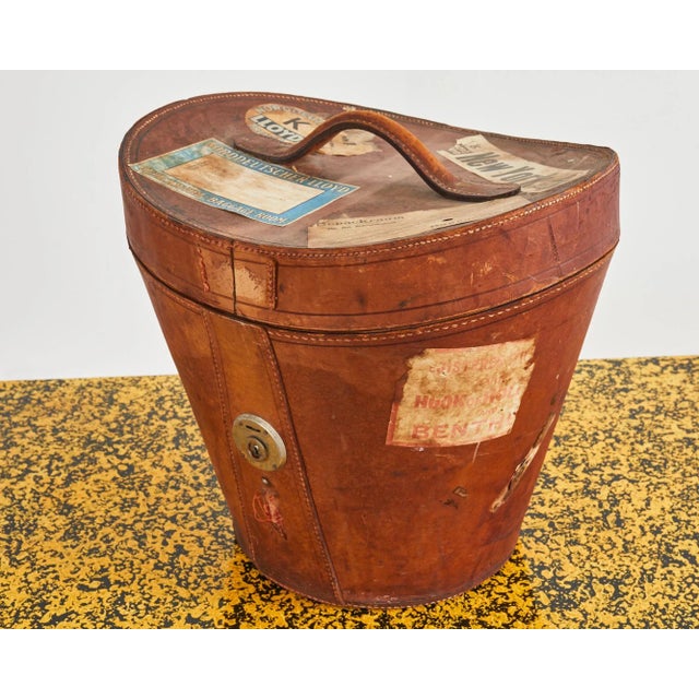19th Century, English Regency Leather Oval Hat Box For Sale - Image 10 of 13