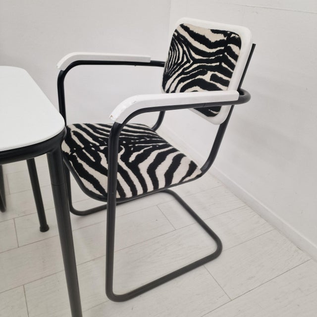 1970s Bauhaus-Style Cantilever Dining Set in Steel, 1970s, Set of 4 For Sale - Image 5 of 18