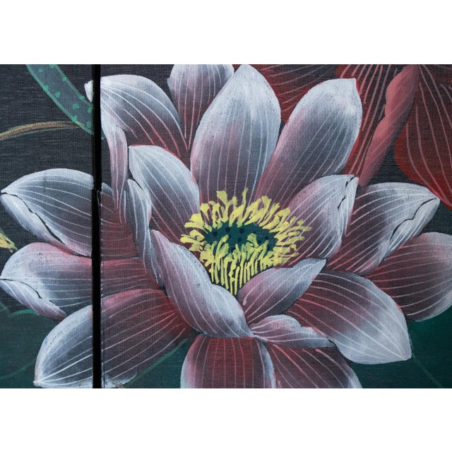 1970s Chinoiserie Painted Silk Screen "Hummingbirds and Lotus" For Sale - Image 9 of 18