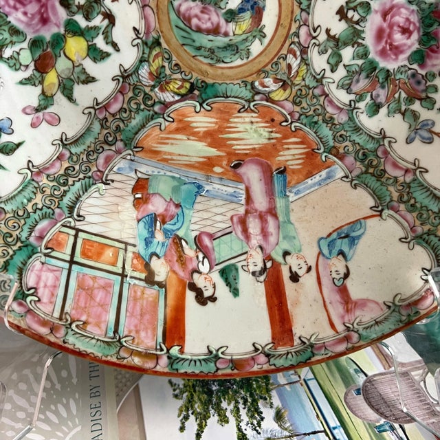 Antique Porcelain Chinoiserie Rose Medallion Round Platter For Sale In San Antonio - Image 6 of 10