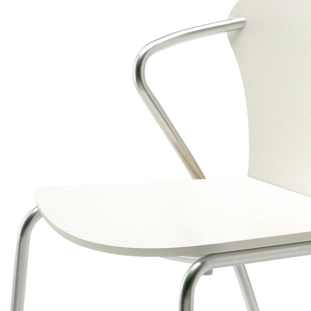 EO 5400 White Stackable Bessi Chair by Erla Sólveig Óskarsdóttir For Sale - Image 4 of 10