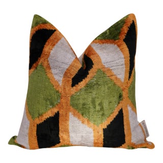 Contemporary Luxury Green Gold Handmade Silk Throw Pillow With Down Insert For Sale