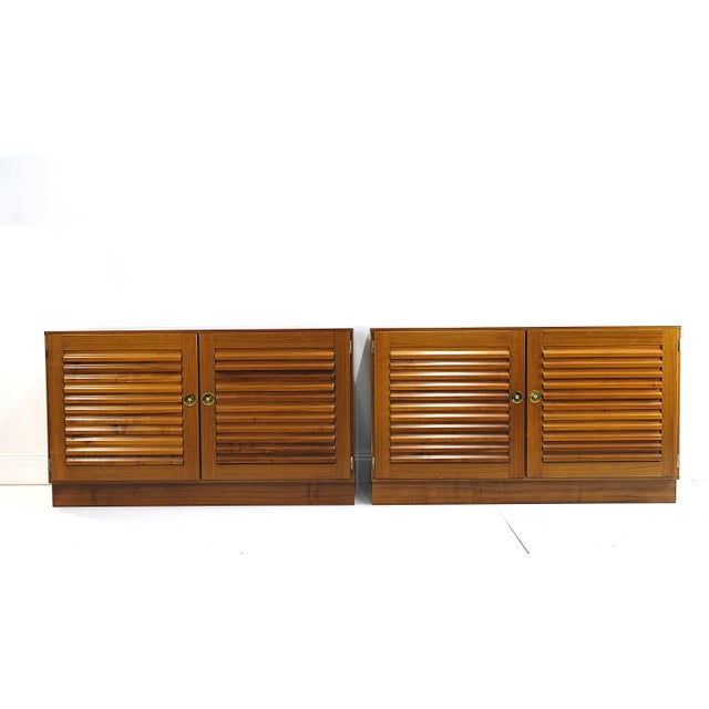 Vintage Cabinets with Jalousie / Venetian Blind Doors in Walnut Wood, 1970s, Set of 2 For Sale - Image 9 of 9