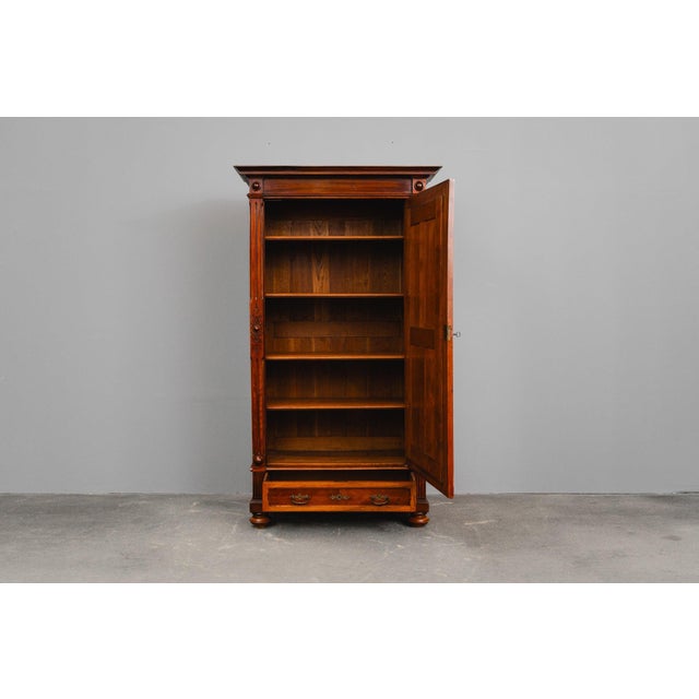 Gründerzeit Wardrobe in Walnut, Late 19th Century For Sale - Image 3 of 18