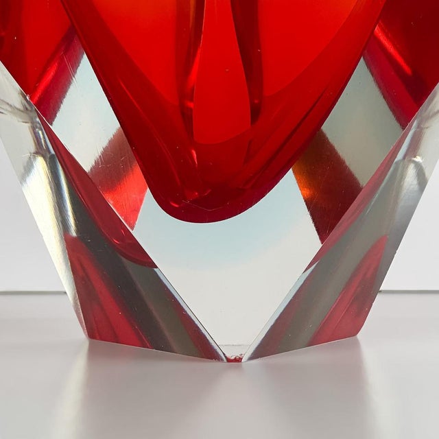 A Murano glass ashtray attributed to Flavio Poli for Seguso, handcrafted in Italy during the 1970s. Produced using the...