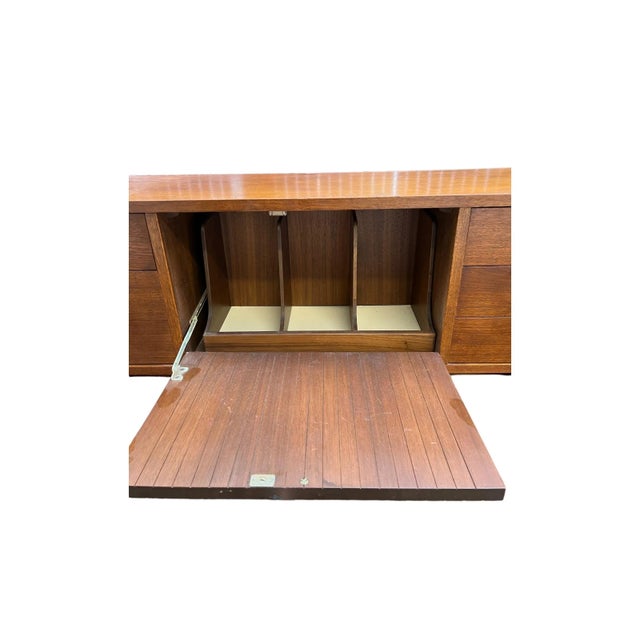 1970s Vintage Mid Century Modern Dresser Dovetailed Drawers Arthur Umanoff For Sale - Image 5 of 13