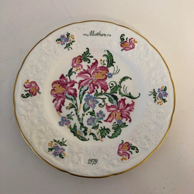 Coalport Porcelain Vintage Floral Coalport English China Mother 1979 Display Plate For Sale - Image 4 of 5