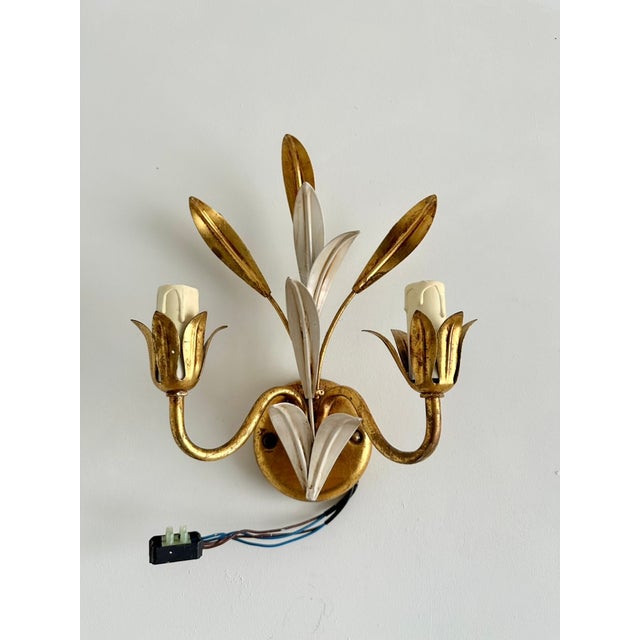 Italian Gilt and White Tôle 2-Light Wall Sconce attributed to Masca, 1970s For Sale - Image 6 of 12