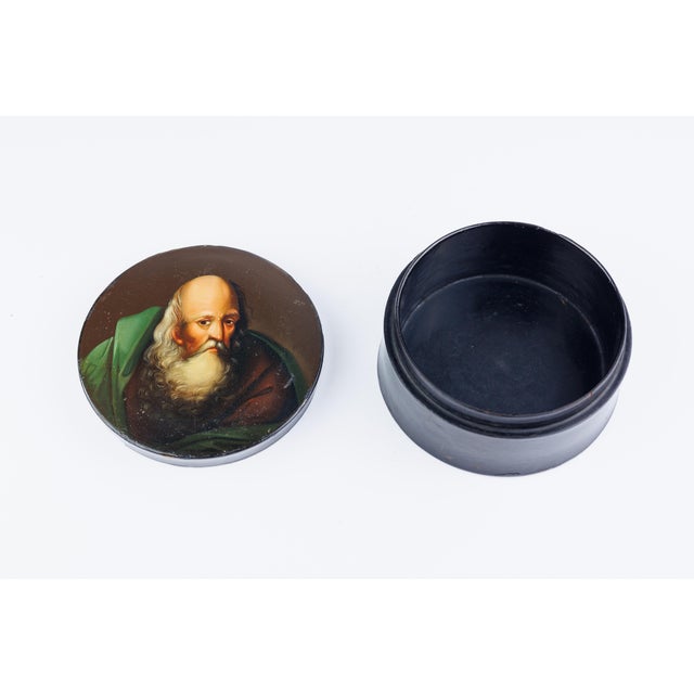 Portraiture Antique Continental Papier-Mâché Lacquer Box, Attributed to Stobwasser , 19th C For Sale - Image 3 of 4