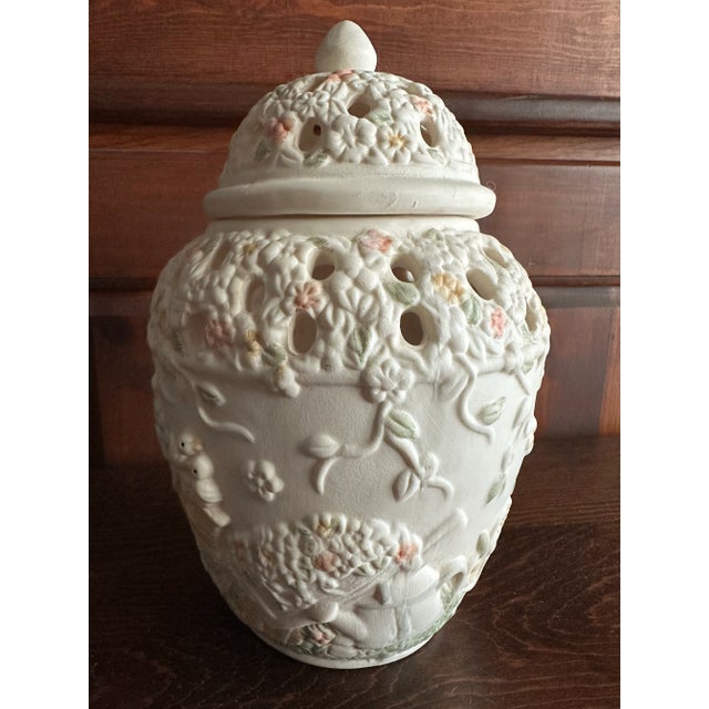 Vintage Late 1900s Large Ceramic Ivory Colored Floral & Birds Potpourri Diffuser Ginger Jar For Sale In Orlando - Image 6 of 12