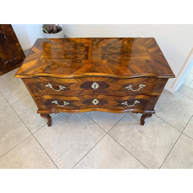 Baroque Chest of Drawers in Walnut Veneer For Sale - Image 10 of 11