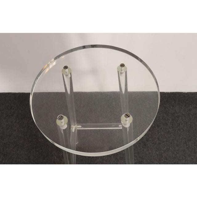 Single Vintage American Hollywood Regency Style Lucite Bar Stool For Sale - Image 10 of 18
