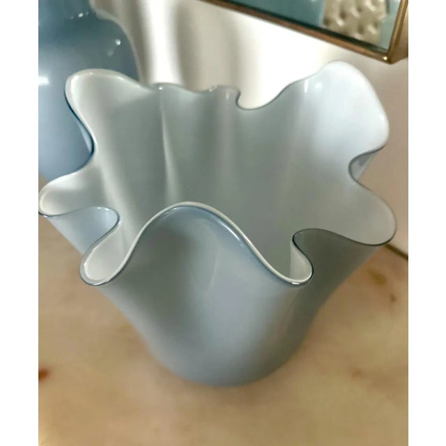 1990s Limited Edition Fulvio Bianconi 'Fazzoletto' Handkerchief Vase by Venini, Italy. Original Label and Box For Sale In New York - Image 6 of 9