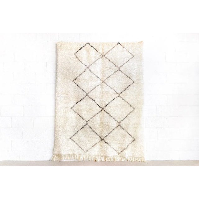 Vintage Handwoven Moroccan Beni Ourain Wool Area Floor Rug, 5’4” X 6’9” For Sale - Image 10 of 10