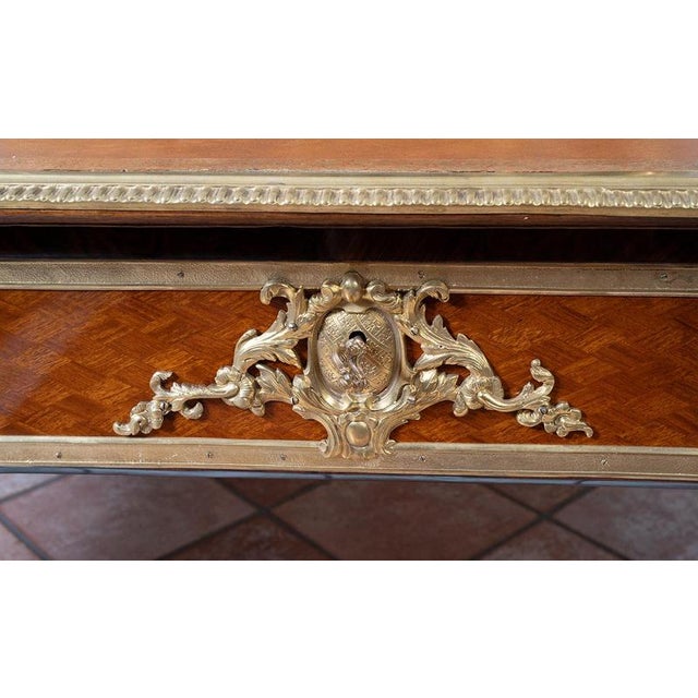 Antique French Napoleon III Bureau Plat Desk in Fine Exotic Wood with Gilded Bronze Inlays, France, 19th Century For Sale - Image 5 of 7