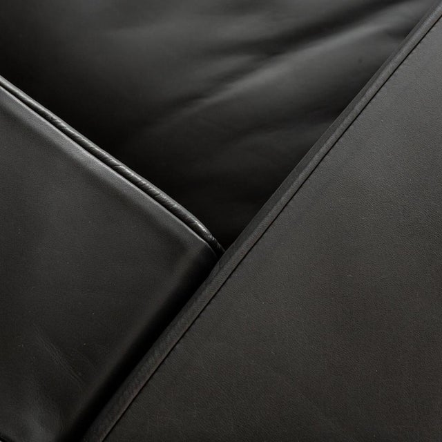 Modern LC2 Leather Two-Seater Black Sofa by Le Corbusier for Cassina For Sale - Image 3 of 11