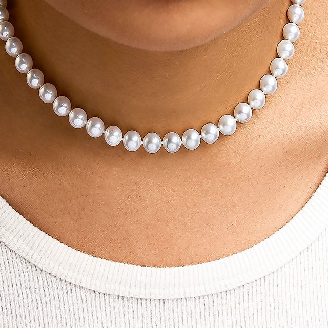 Early 21st Century 14K Yellow Gold 8.0x8.5mm Akoya Pearl Strand Necklace For Sale - Image 5 of 6