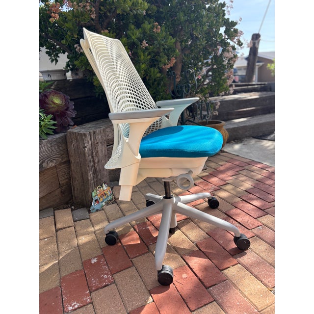 Herman Miller Herman Miller Sayl Chair Berry Blue For Sale - Image 4 of 12
