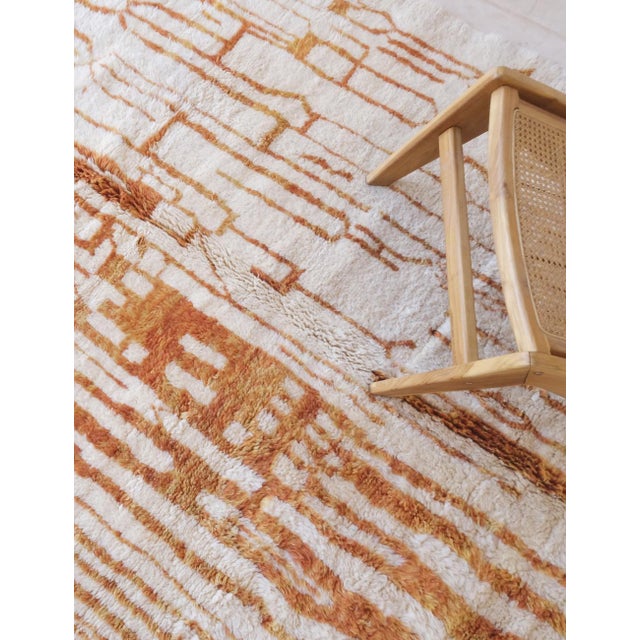 Textile Ivory & Terracotta Abstract Wool Rug - 10.2 X 7 Ft For Sale - Image 7 of 8