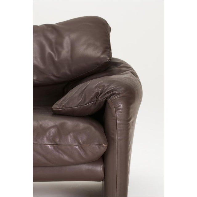 Maralunga Two-Seater Sofa by Vico Magistretti for Cassina, 1970s For Sale - Image 11 of 14