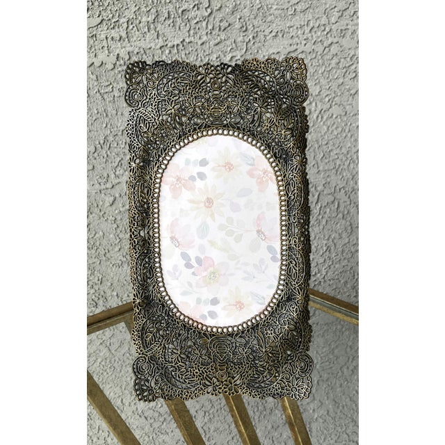 Late 20th-Century Art Nouveau-Inspired Bronze-Tone Filigree Easel Back Picture Frame For Sale - Image 17 of 18
