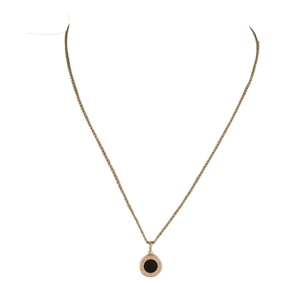 Bvlgari Engraved Onyx 18k Yellow Gold Round Bezel Pendant Chain