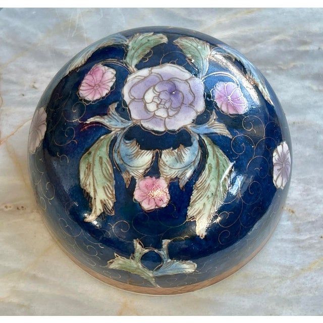 Ceramic Blue Floral Chinese Export Lidded Jar For Sale - Image 7 of 9