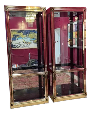 1970s Vintage Brass Mastercraft Neoclassical Display Cases, a Pair