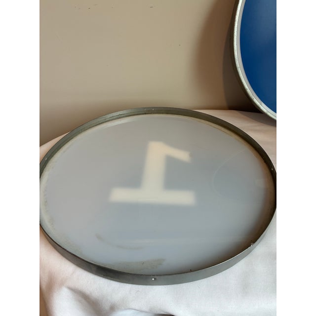 1960s Vintage Illuminated Sign Lenses, Backlit Drive-Thru / Gas Station Pump Island Number Signs, 17-Inch Round Metal & Acrylic Signs (Pair #1 & #2) For Sale - Image 5 of 10