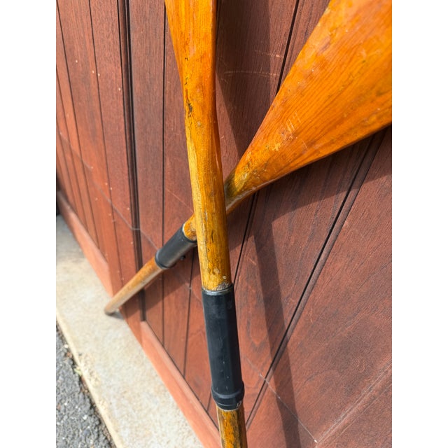 1940s Vintage Two-Piece Wooden Canoe Oars – Pair of Antique Sectional Boat Paddles – Rustic Lake House & Coastal Wall Decor For Sale - Image 5 of 17