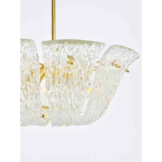 Large Vintage Curved Basket Pendant Light in Brass and Textured Glass by J. T. Kalmar for Kalmar, Vienna, 1950 For Sale - Image 9 of 18