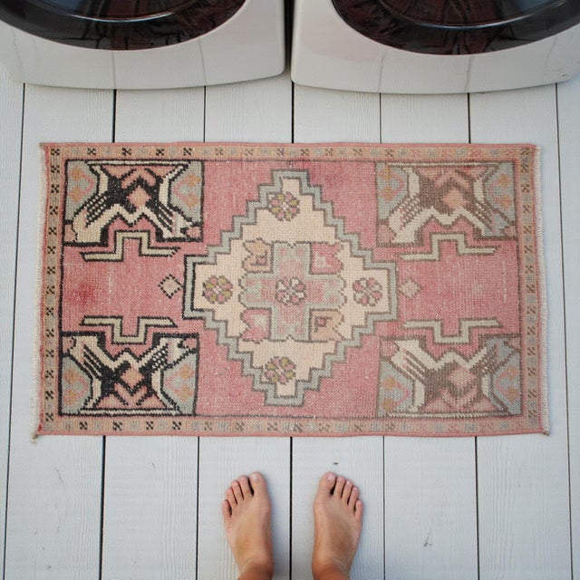 Farmhouse 1970s Small Rug, Entryway Rug, Bath Mat, Kitchen Decor, Turkish Rug, Doormat 1'7" X 2'9" For Sale - Image 3 of 12