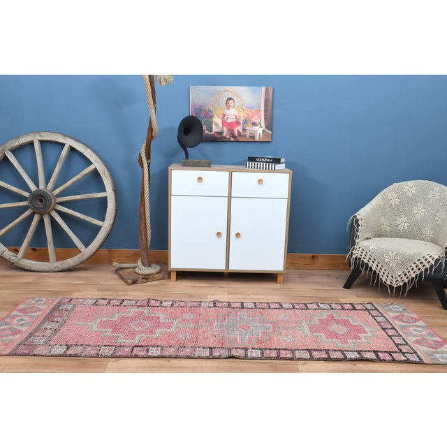 1970s Antique Vintage Turkish Oushak Handmade Wool Cotton Pink Runner Rug For Sale - Image 5 of 11