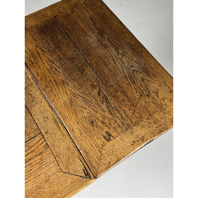 English Extendable Table, 1700 For Sale - Image 6 of 18
