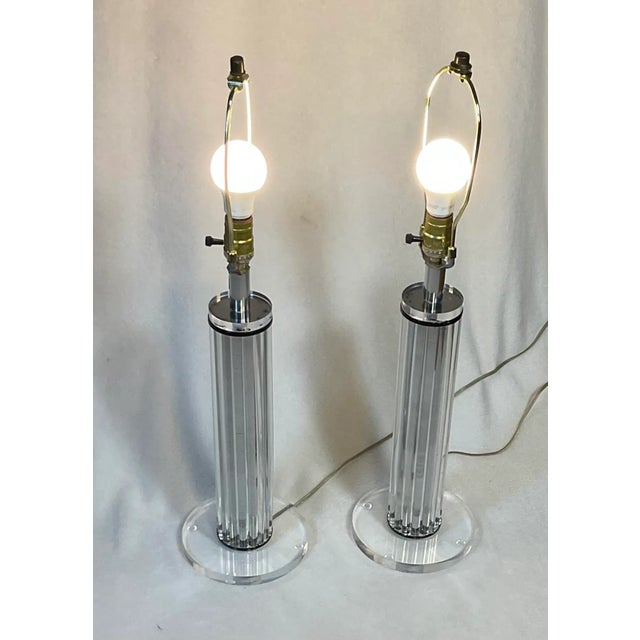 Charles Hollis Jones Pair 1970s Columnar Lucite Rods Lamp, in the Style of Charles Hollis Jones For Sale - Image 4 of 10