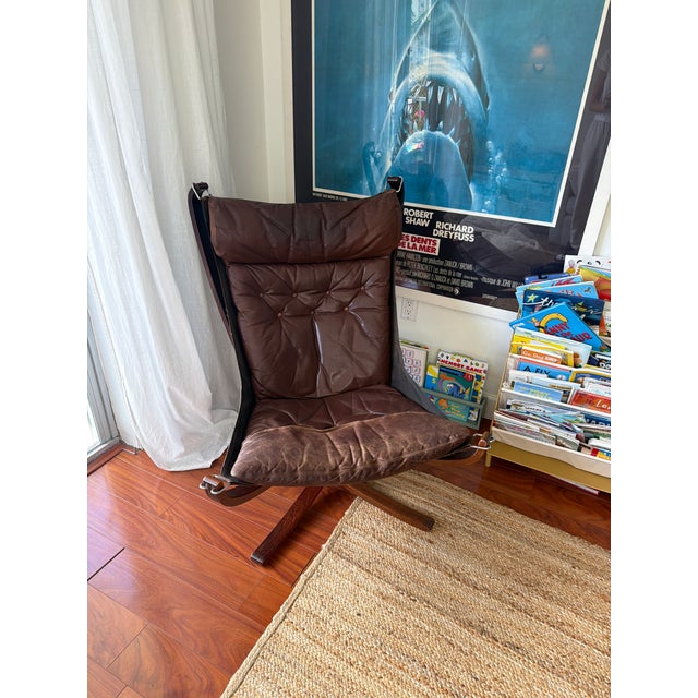 Beautiful vintage leather lounge chair