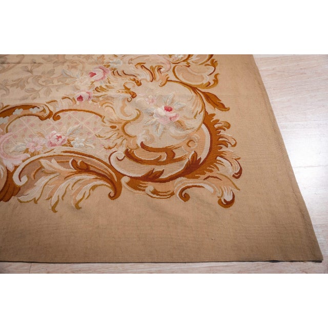 1980s 9x12 Vintage Aubusson Flat Weave Wool Rug, Beige Rose Medallion For Sale - Image 5 of 13