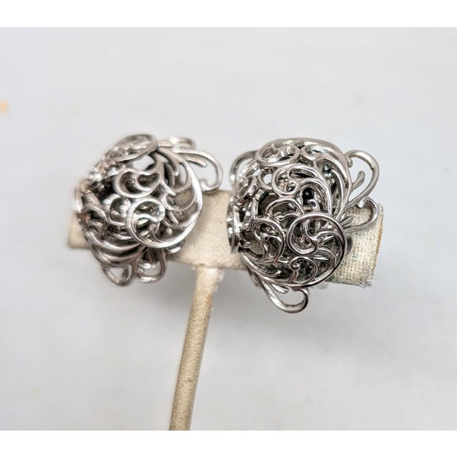 Mid-Century Modern Vintage Signed Napier "Golden Fern" Rhodium Plated Clip Earrings, 1966 For Sale - Image 3 of 8