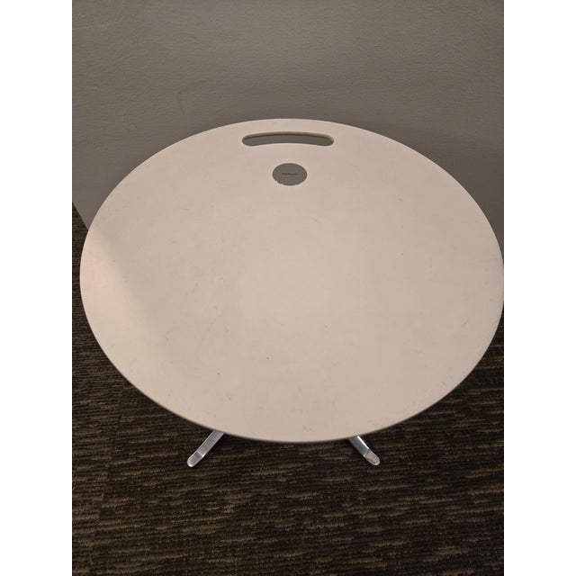 The Fritz Hansen Little Friend™ Side Table in white is a compact and versatile piece, blending minimalist design with...