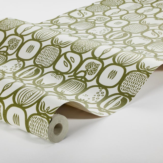 A beloved pattern by Stig Lindberg for Boråstapeter, FruktlÃ¥da in olive imbues quintessential Swedish charm to interiors....