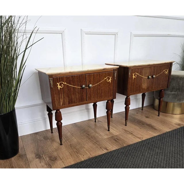 1950s Italian Art Deco Nightstands in Burl Veneer Wood with Marble Top, 1950s, Set of 2 For Sale - Image 5 of 10