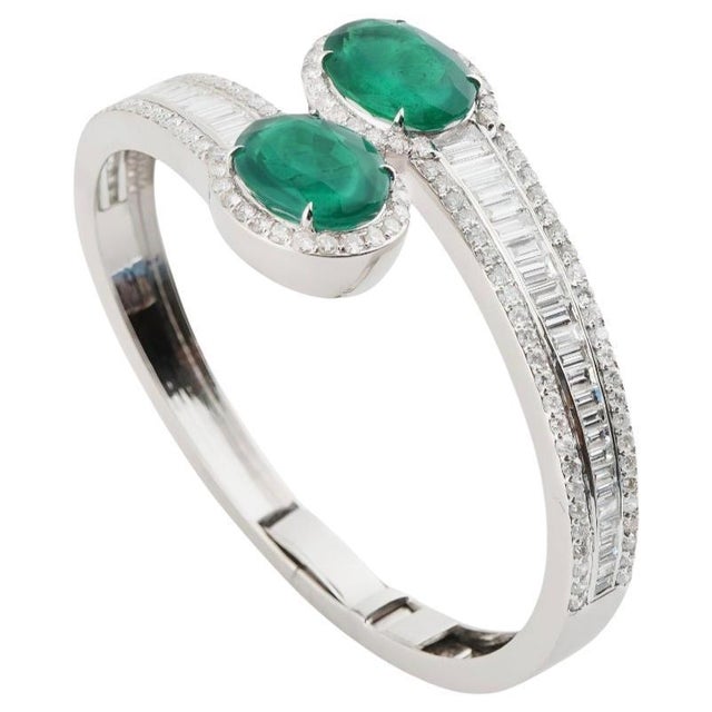 Natural Zambian Emerald high quality diamond Bracelet in 18k gold For Sale - Image 9 of 18