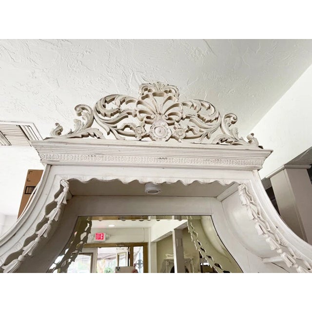 19th Century English Antique Ornate Carved White Display Cabinet With Curved Glass For Sale - Image 4 of 8