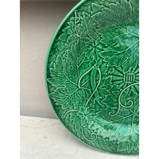Victorian 19th Century Green Majolica Leaves Plate Wedgwood For Sale - Image 3 of 4