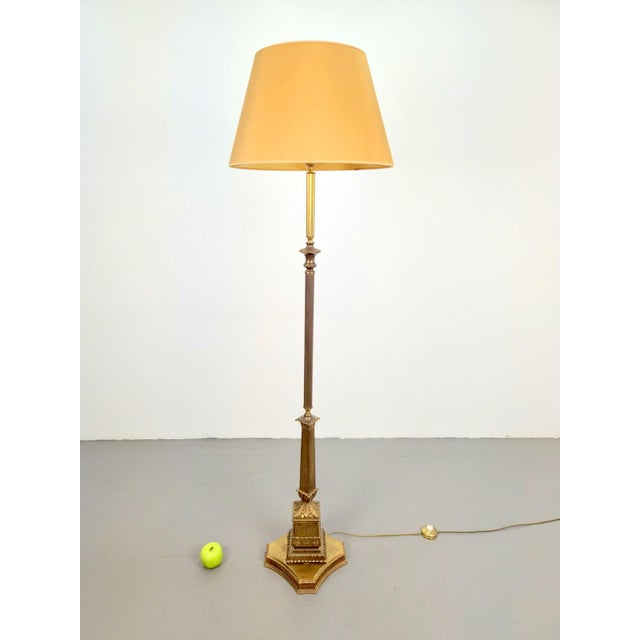 Traditional Vintage Neoclassical Empire Column Floor Lamp in Brass and Gilt Bronze, France, 1970 For Sale - Image 3 of 10