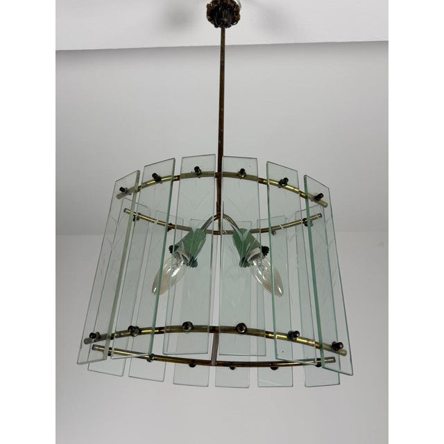 Mid-Century Modern Murano Glass and Brass Pendant Light in the style of Fontana Arte, 1950s For Sale - Image 3 of 9